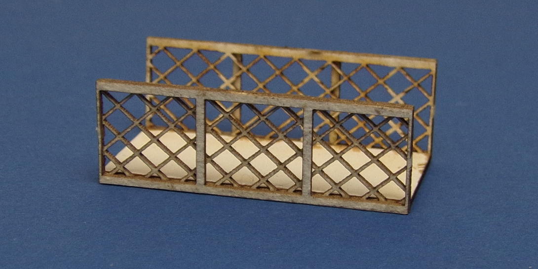 B 00-31E3 OO gauge GWR style bridge span extension type 2 Span extension for the GWR style footbridge B 00-31. Extends the span by 41mm.
